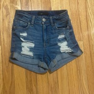 Jean shorts. Very well fitted.